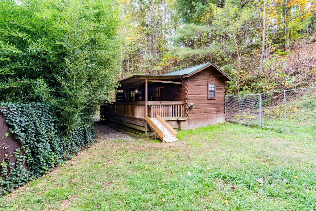 Paw Print Cabin